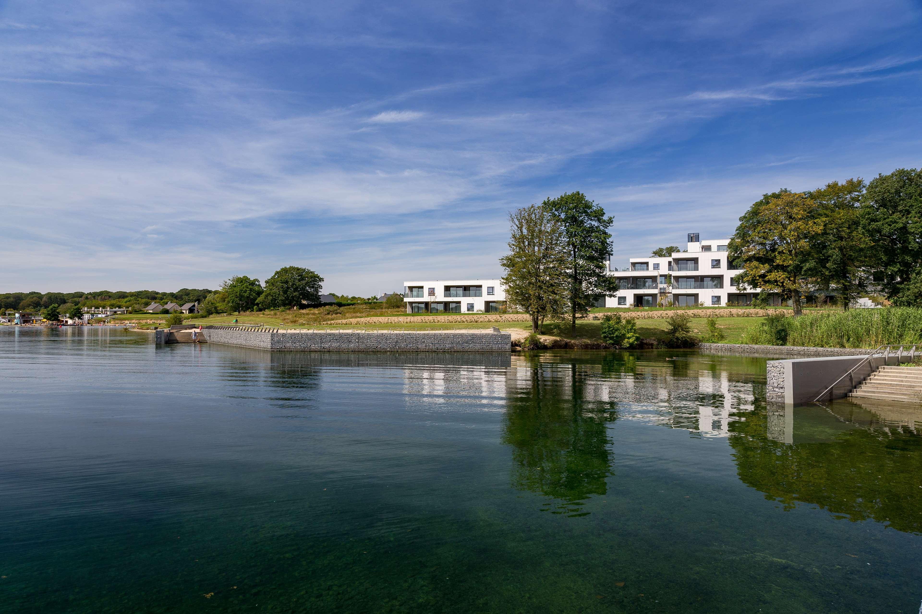 Golden Lakes Hotel Boussu-lez-Walcourt Exterior photo